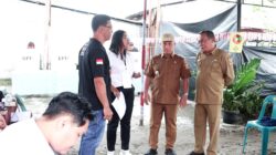 Pj Bupati Dairi, Charles Bantjin (pakai topi) Bersama Forkopimda Lakukan Monitoring Langsung Ke TPS, Rabu 27 November 2024. (foto/ist)