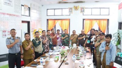 Foto bersama usai rapat persiapan jelang Pilkada Dairi. (foto/ist)