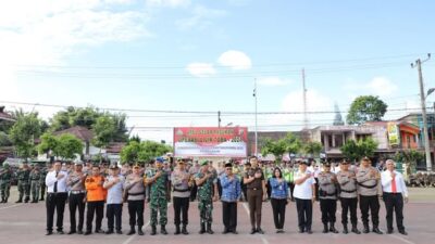 Foto Bersama Usai Apel Gelar Pasukan Operasi Lilin Toba Polres Dairi Tahun 2024. (fofo/ist)
