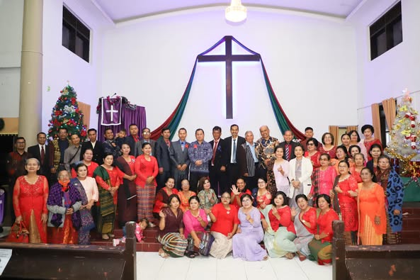 Foto bersama Natal Pulungen Marga Berutu. (foto/ist)