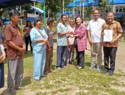 Disdukcapil Dairi Hadirkan Pelayanan Adminduk Bagi Warga Saat Reses I Anggota DPRD Dairi di Desa Lae itam