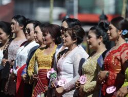 Fashion Show Berkebaya Ramaikan Peringatan Hari Ibu ke 96 di Dairi