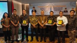Foto bersama Pada Acara Tindak Lanjut Hasil Penilaian Kegiatan Kabupaten/Kota untuk Peningkatan Penilaian Tahun 2025-2026 dalam Penyelenggaraan Penataan Ruang, Jumat (13/12/2-24) yang digelar di Hotel Travellers Suit Medan.(foto/ist)