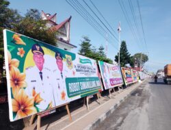 Bupati dan Wabup Dairi Terpilih Hari Ini Dilantik,  Karangan Bunga Ucapan Selamat Hiasi Jalanan Kota Sidikalang