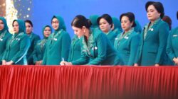 Foto:Pelantikan Ketua TP PKK Dairi oleh Ketua TP PKK Provsu, Kahiyang Ayu Bobby Nasution. (dams)