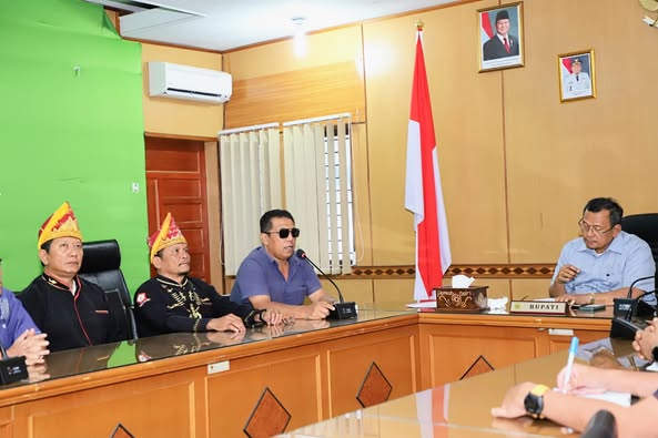 foto suasana audiensi masyarakat Pakpak Silima Suak. (ist)