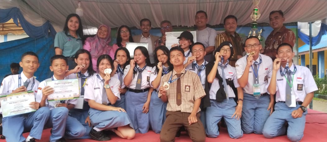 Foto Siswa SMAN 1 Sidikalang juara umum jenjang SMA, di Dairi Science Olympiad 2026. (ist)