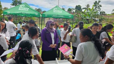 Foto :Sri Dewi Wahyu Daniel Sagala, melakukan kunjungan kerja sekaligus memantau pelaksanaan posyandu di Puskesmas Pembantu (Pustu) Sisolu-solu, wilayah kerja Puskesmas Sumbul, Desa Pegagan Julu V, Kecamatan Sumbul, Rabu (8/4/2026).(ist)
