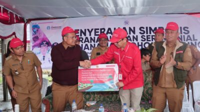 Peresmian sarana air bersih dan penanaman pohon penaung di Desa Parbuluan IV, Senin (20/4/2026). (ist)