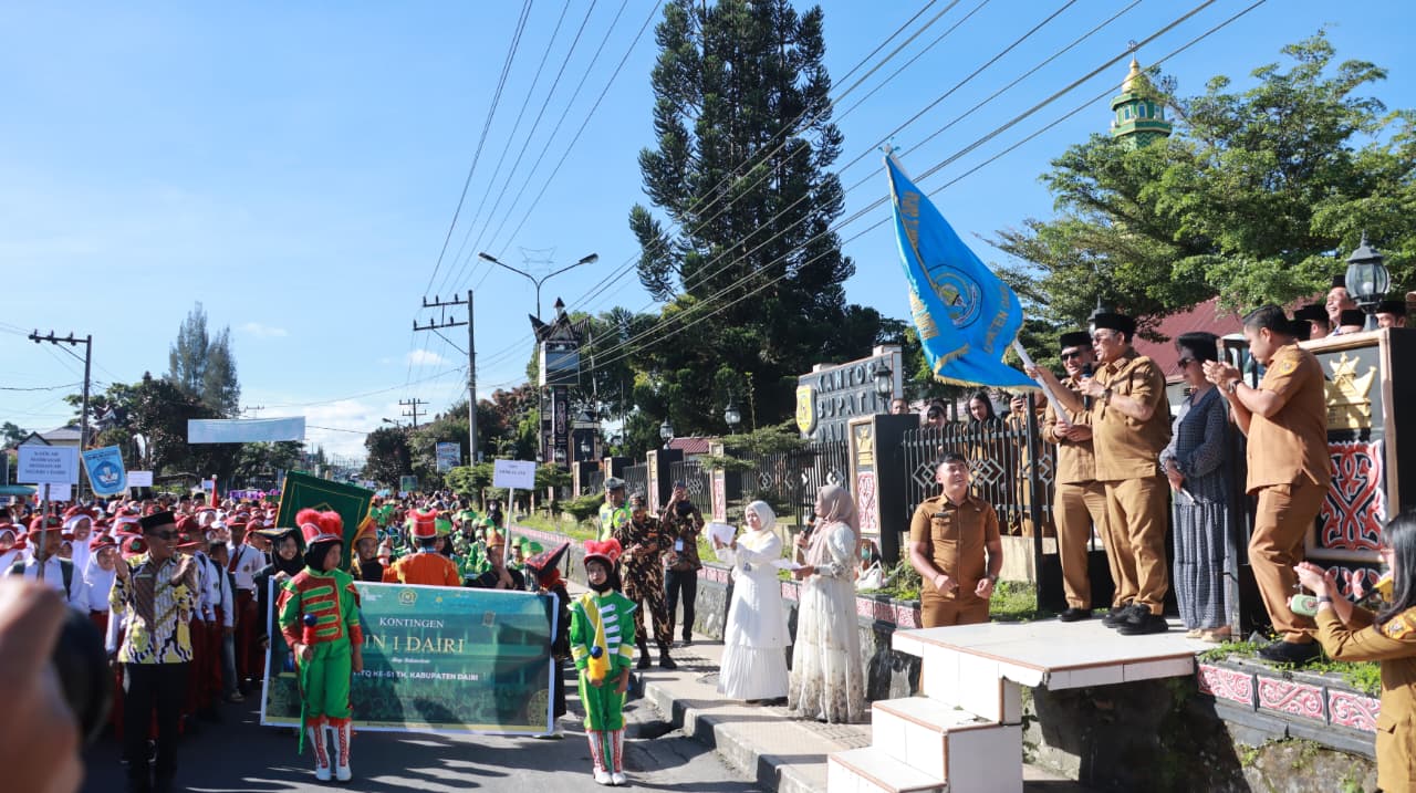 Foto: Pelepasan kontingen MTQ Ke- 51 Kabupaten Dairi. (ist)