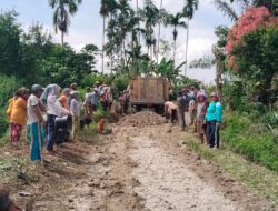 Jatagena Pegagan Hilir Bergerak, Warga Simanduma Kompak Benahi Jalan Desa