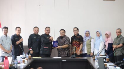 foto : Sekelompok peneliti dari Politeknik Negeri Padang mengunjungi Kabupaten Pakpak Bharat, Jumat (11/9/2026)(ist)