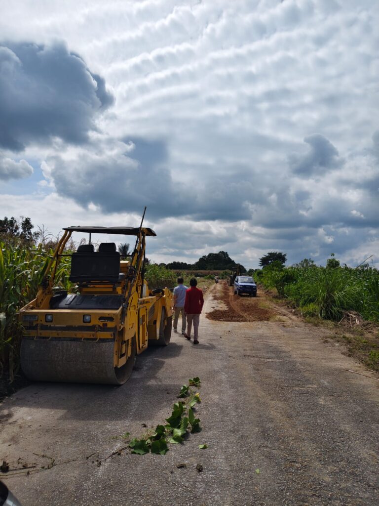 Foto: Semangat gotong royong dalam pemeliharaan infrastruktur jalan dengan melibatkan dunia usaha.(ist)