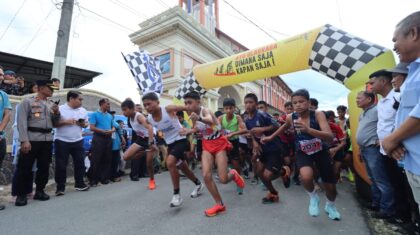 foto:Semarak Jubileum 50 Tahun HKBP Sidikalang II diramaikan dengan City Run 6K tingkat pelajar yang diikuti sekitar 600 peserta SMP dan SMA/SMK dari berbagai daerah, Minggu (27/9/2026).(ist)